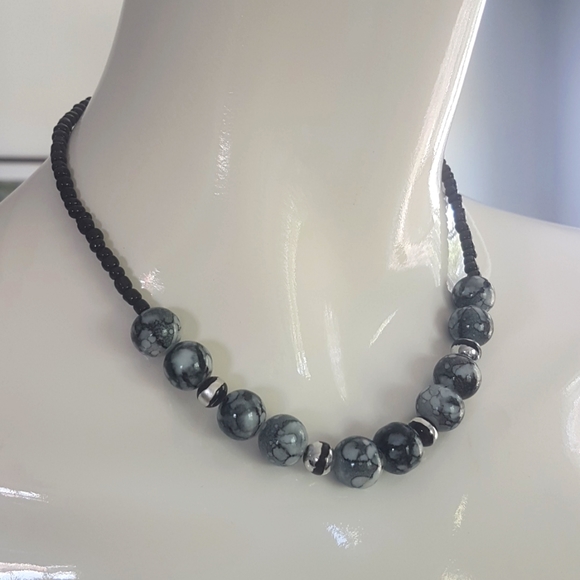 Marble-like Grey and Black Necklace - Picture 1 of 2